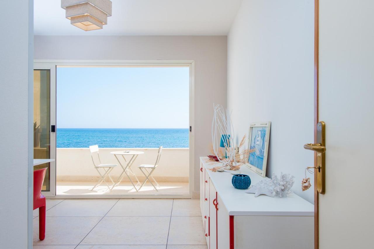 Beach Studios Con Accesso Diretto Alla Spiaggia Torre Pali Exterior foto